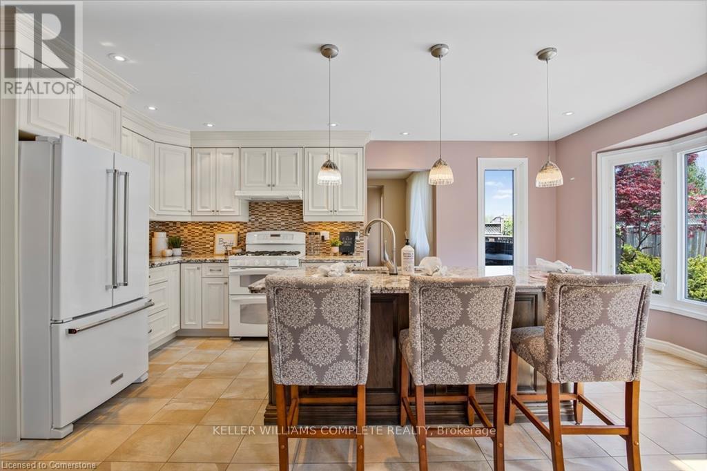Photo 34 of 106 Maple Drive, Hamilton ON