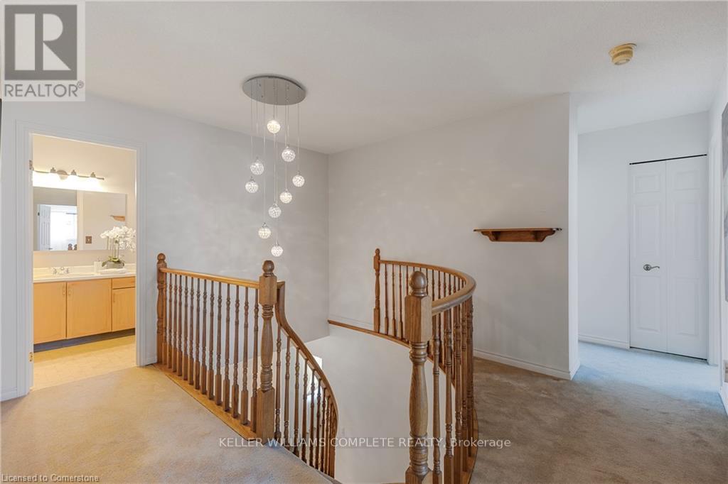 Photo 31 of 106 Maple Drive, Hamilton ON