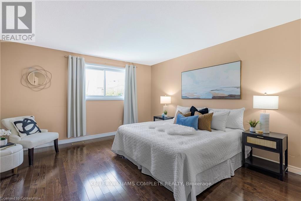 Photo 8 of 106 Maple Drive, Hamilton ON