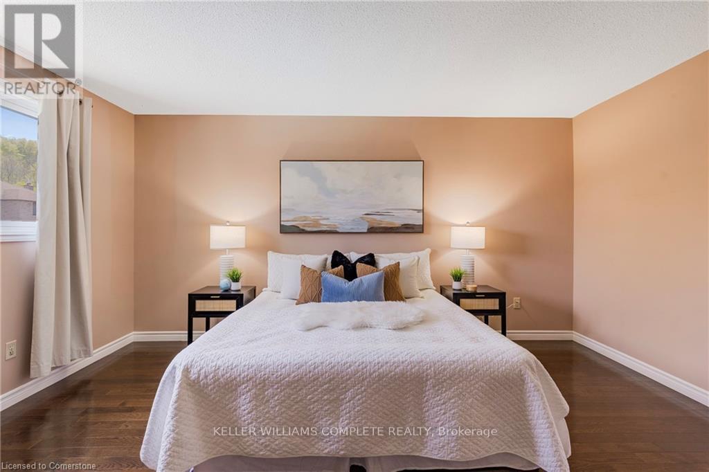 Photo 29 of 106 Maple Drive, Hamilton ON