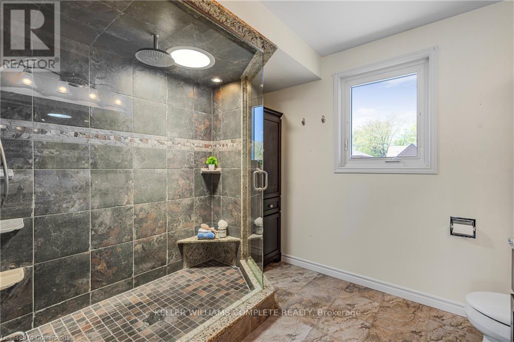 Photo 24 of 106 Maple Drive, Hamilton ON