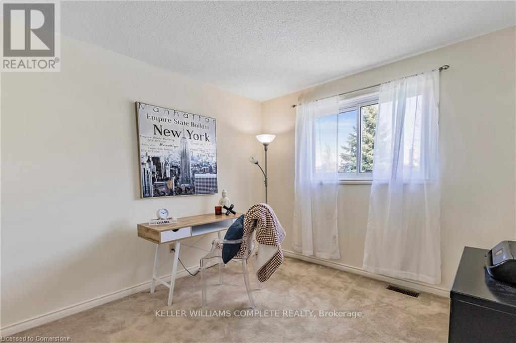 Photo 42 of 106 Maple Drive, Hamilton ON