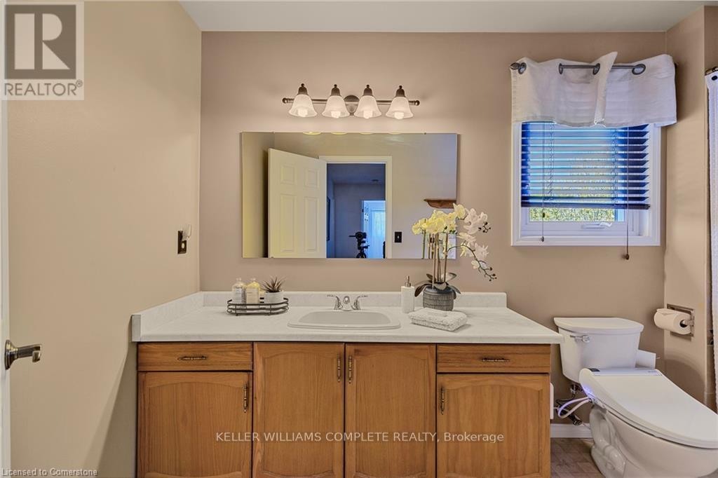 Photo 6 of 106 Maple Drive, Hamilton ON