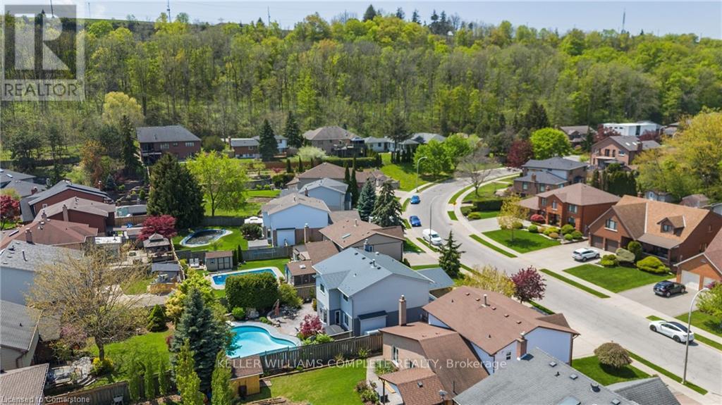 Photo 15 of 106 Maple Drive, Hamilton ON
