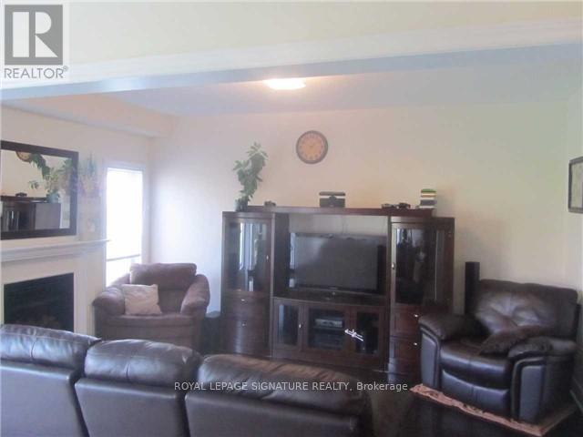 Photo 2 of 14 Dewell Crescent, Clarington ON