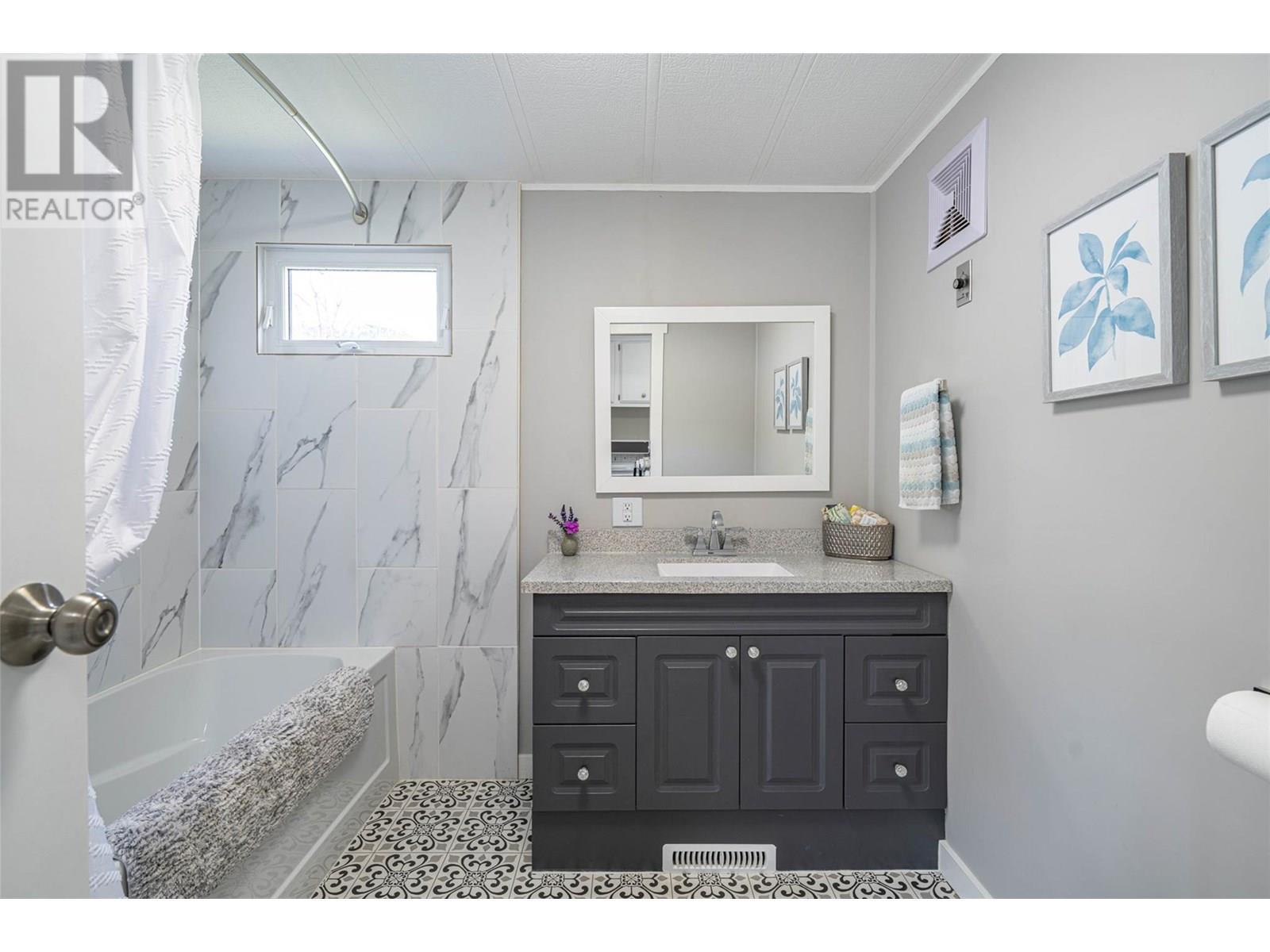 4505 McLean Creek Road Unit# L2, Okanagan Falls