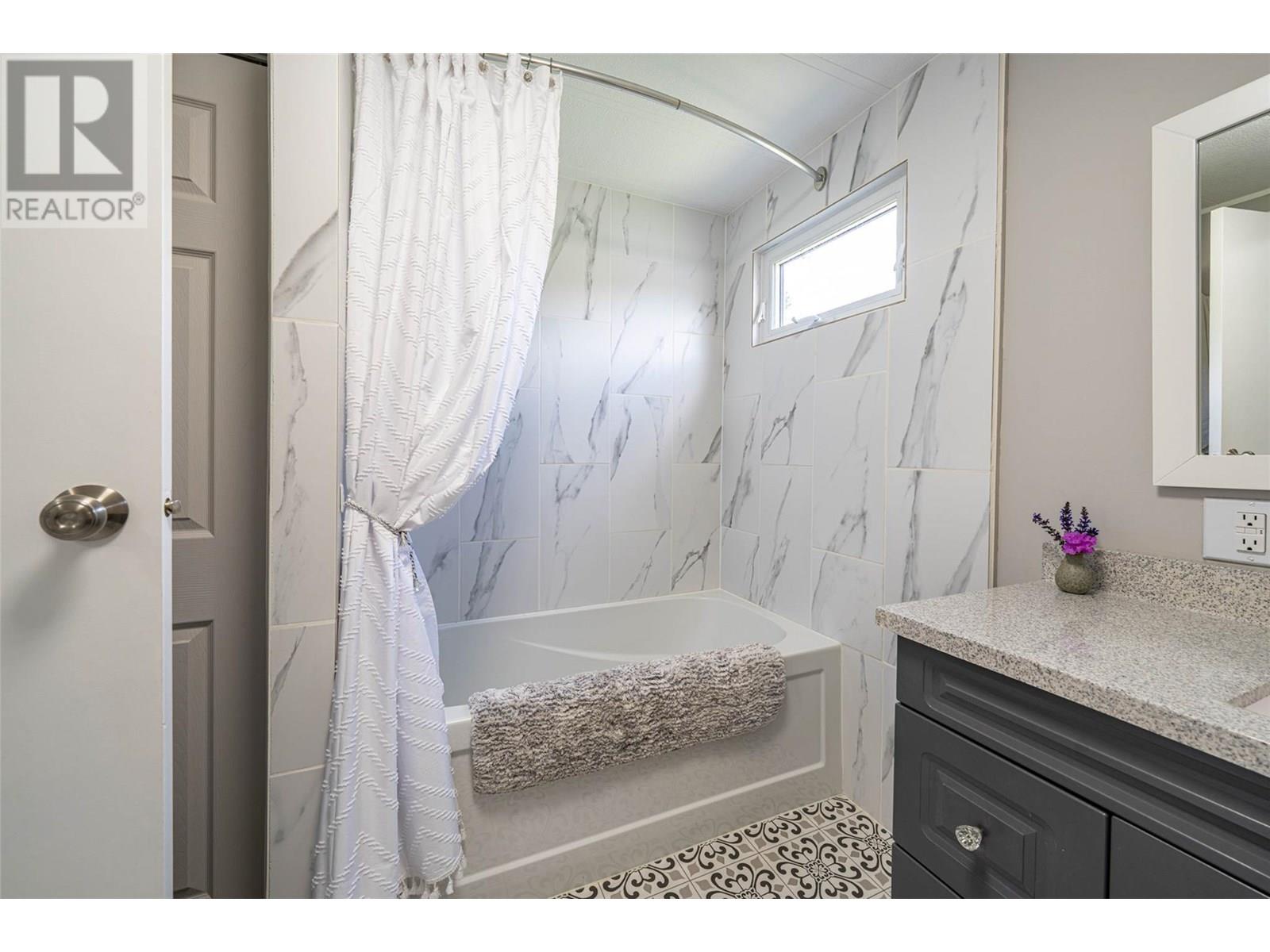 4505 McLean Creek Road Unit# L2, Okanagan Falls