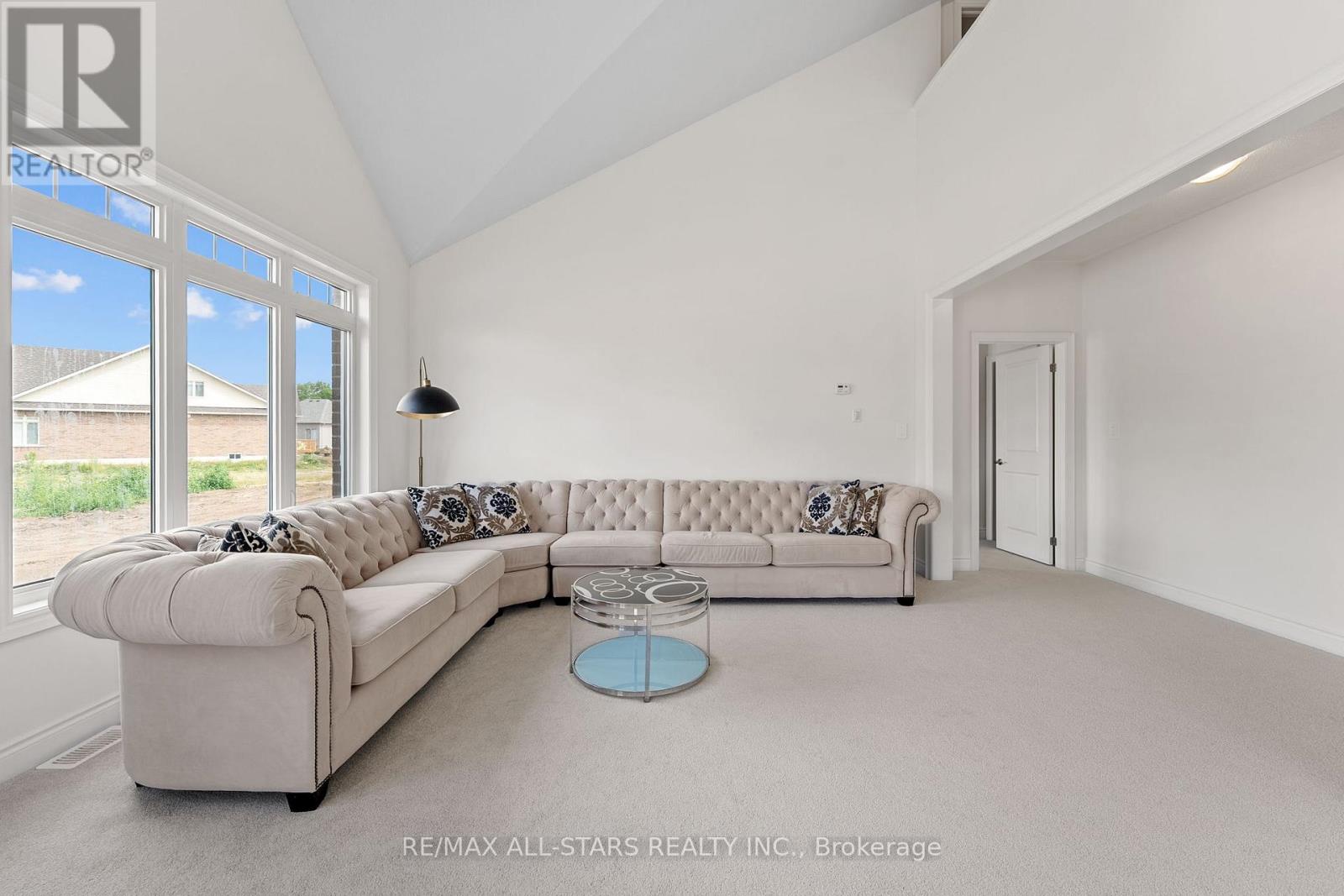 Photo 15 of 4 Palmira Drive, Georgina ON