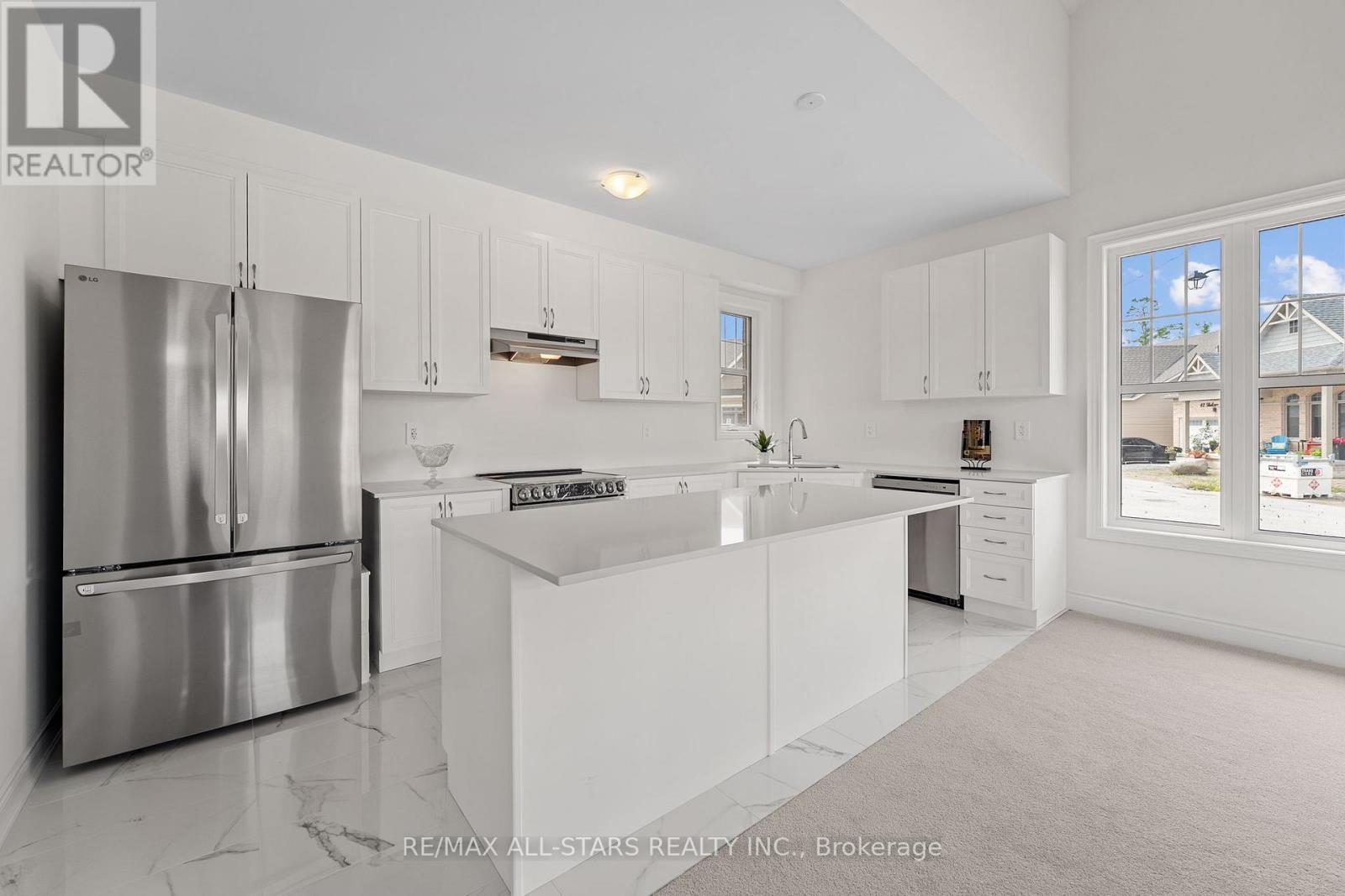 Photo 17 of 4 Palmira Drive, Georgina ON