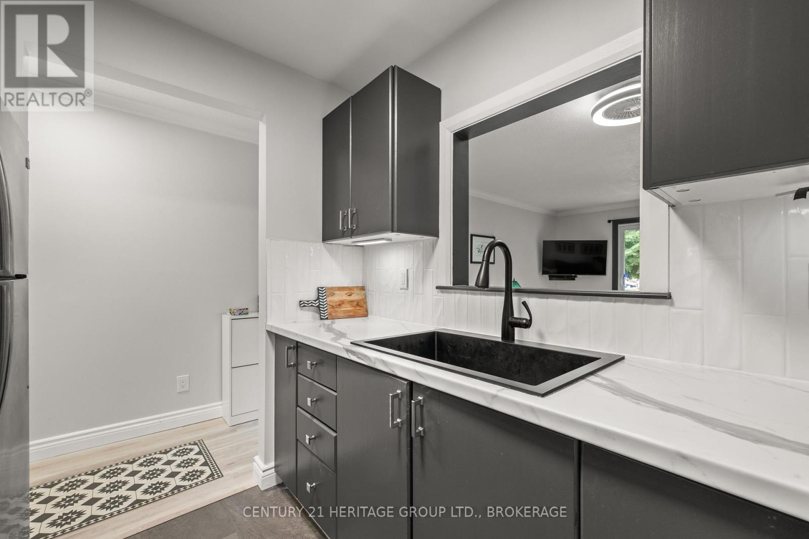 Photo 22 of 114 573 Armstrong Road, Kingston ON