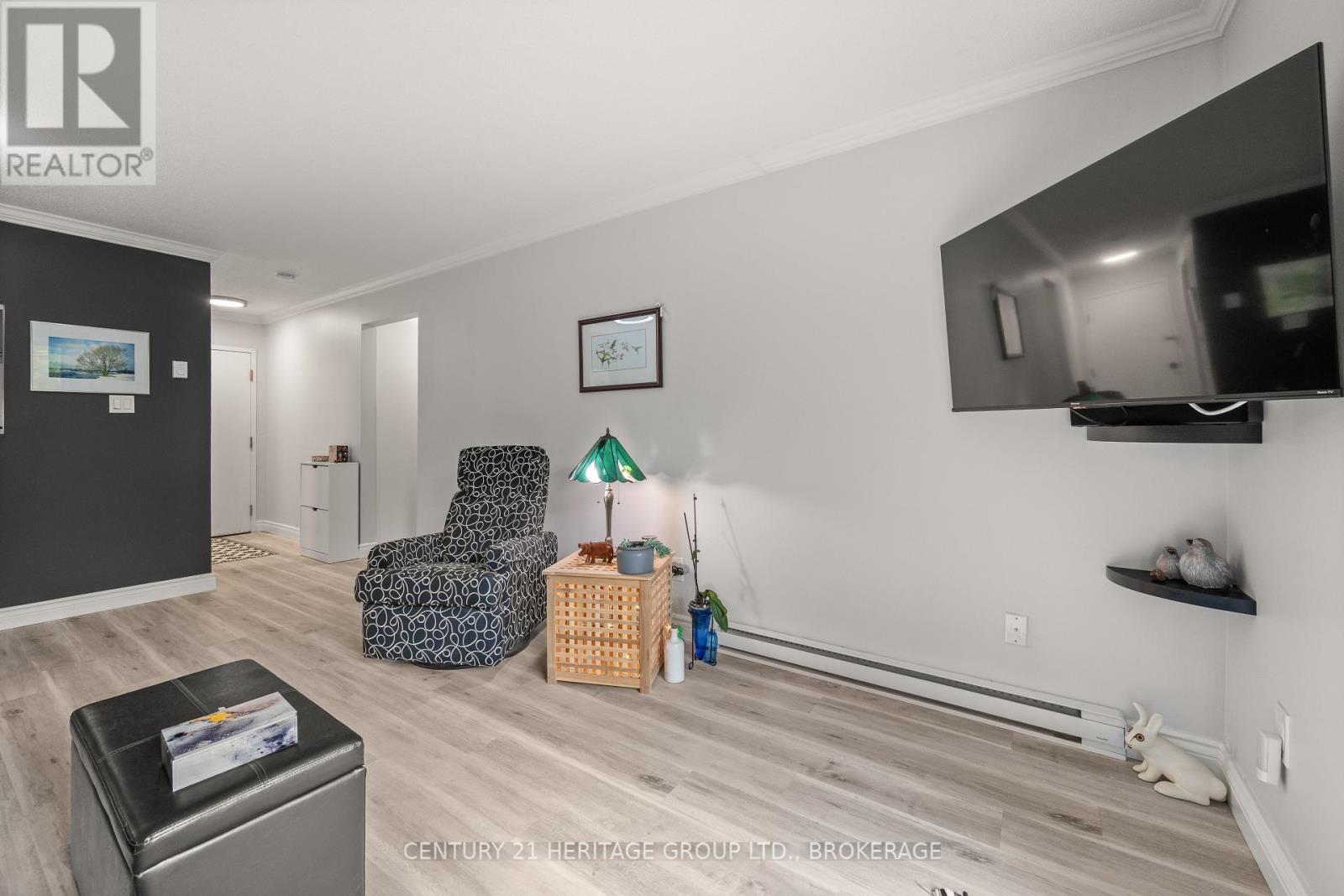 Photo 6 of 114 573 Armstrong Road, Kingston ON