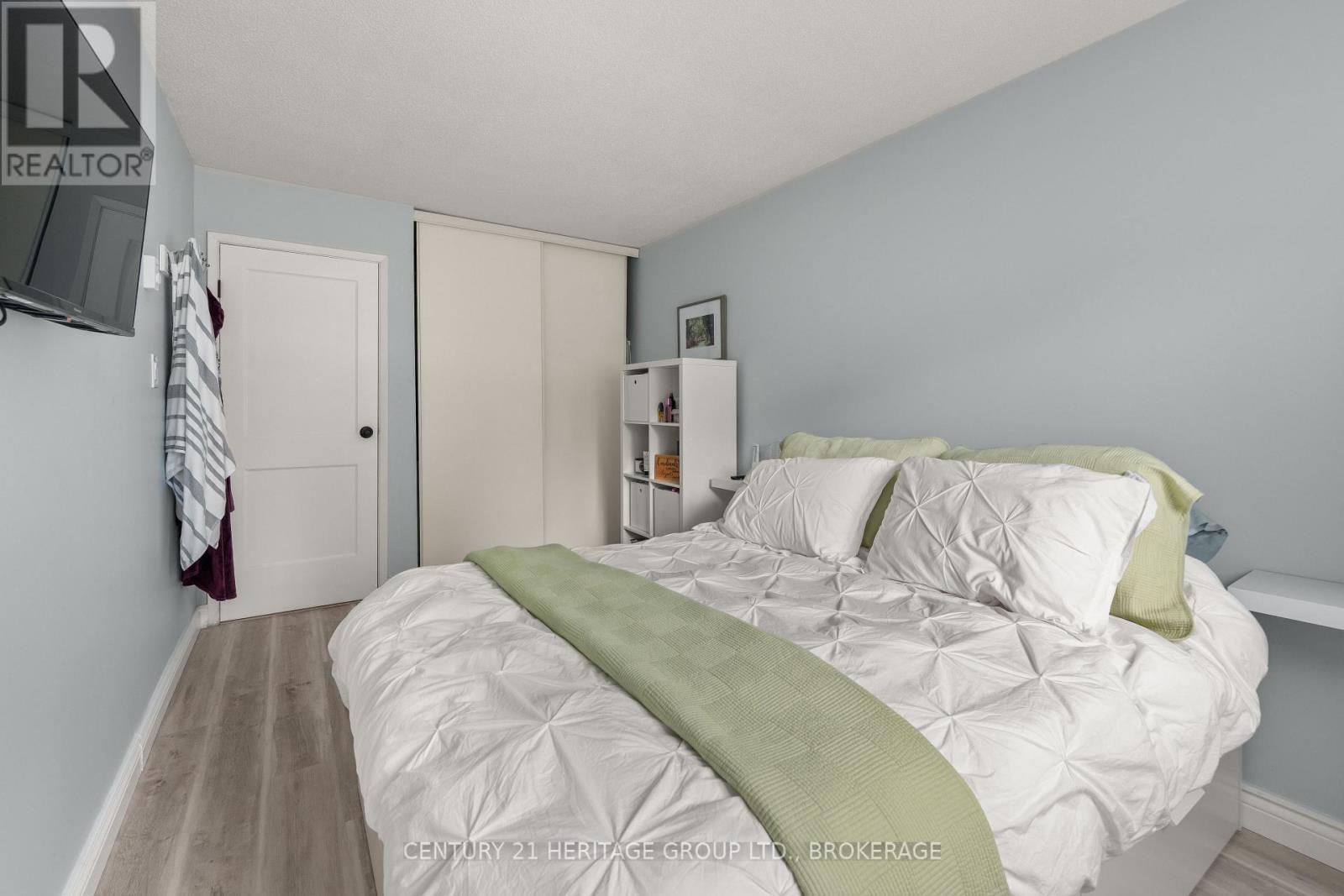 Photo 2 of 114 573 Armstrong Road, Kingston ON