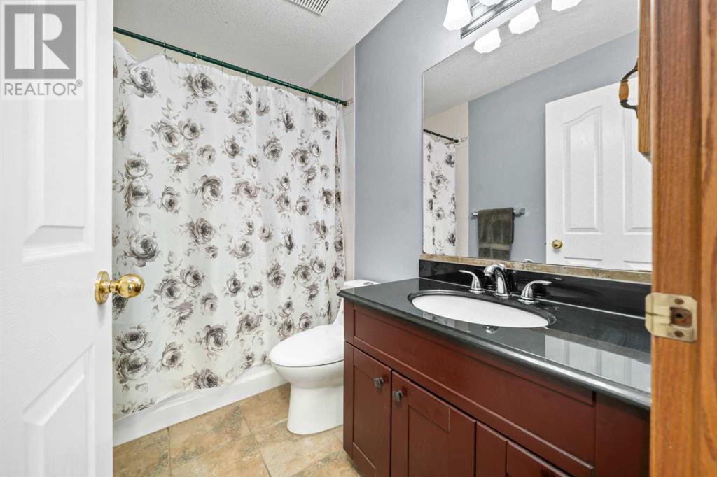 Single Family House for Sale in  Hidden Ranch Crescent NW Hidden Valley Calgary 