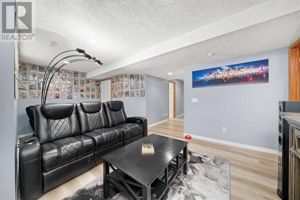 Single Family House for Sale in  Hidden Ranch Crescent NW Hidden Valley Calgary 