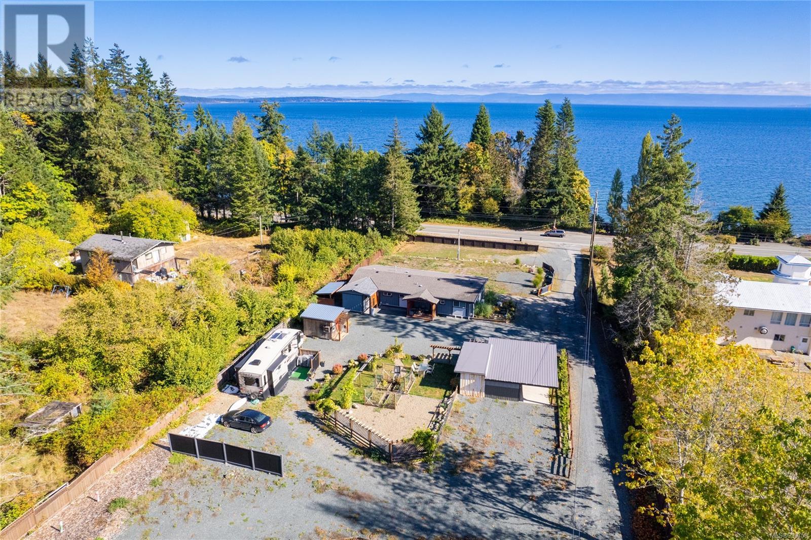 6712 Island Hwy W, Bowser