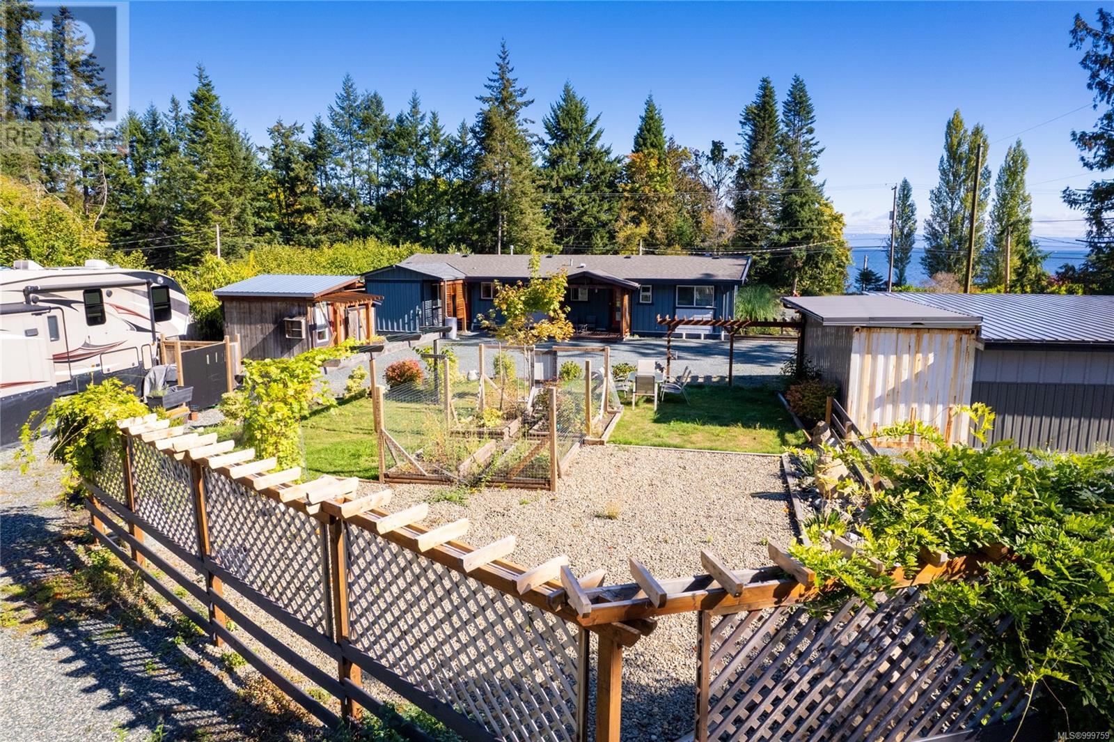 6712 Island Hwy W, Bowser