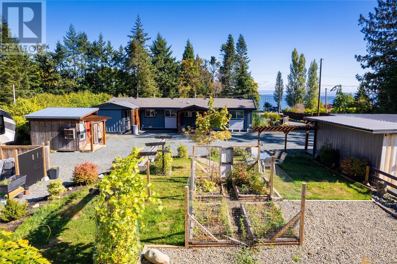 6712 Island Hwy W, Bowser