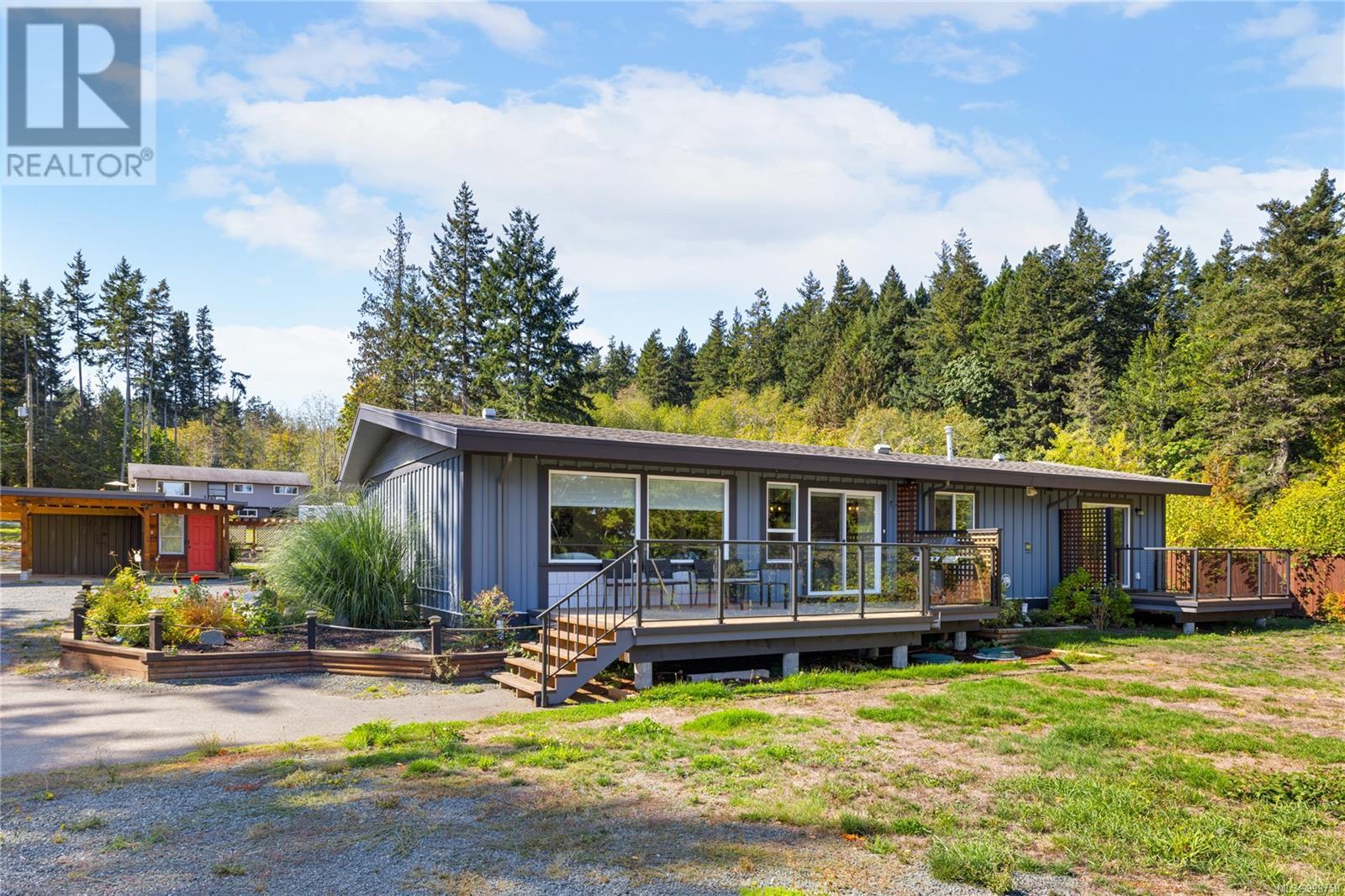 6712 Island Hwy W, Bowser