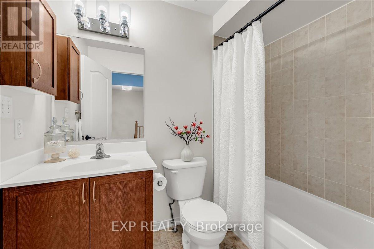 Photo 30 of 14 2468 Post Road, Oakville ON