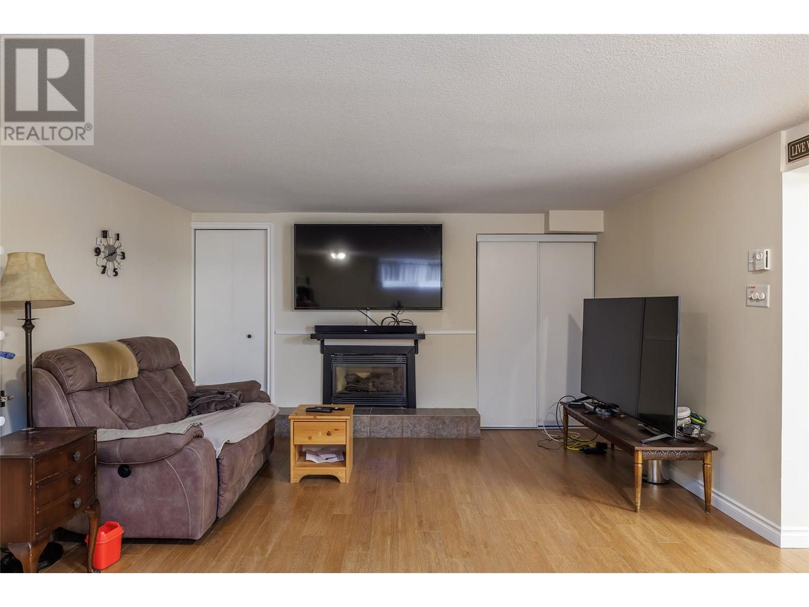  1945 Bowes Street, Kelowna
