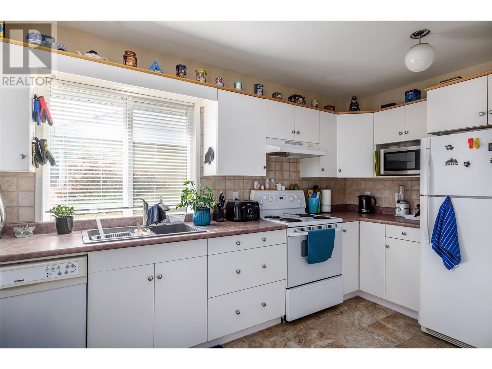  1945 Bowes Street, Kelowna