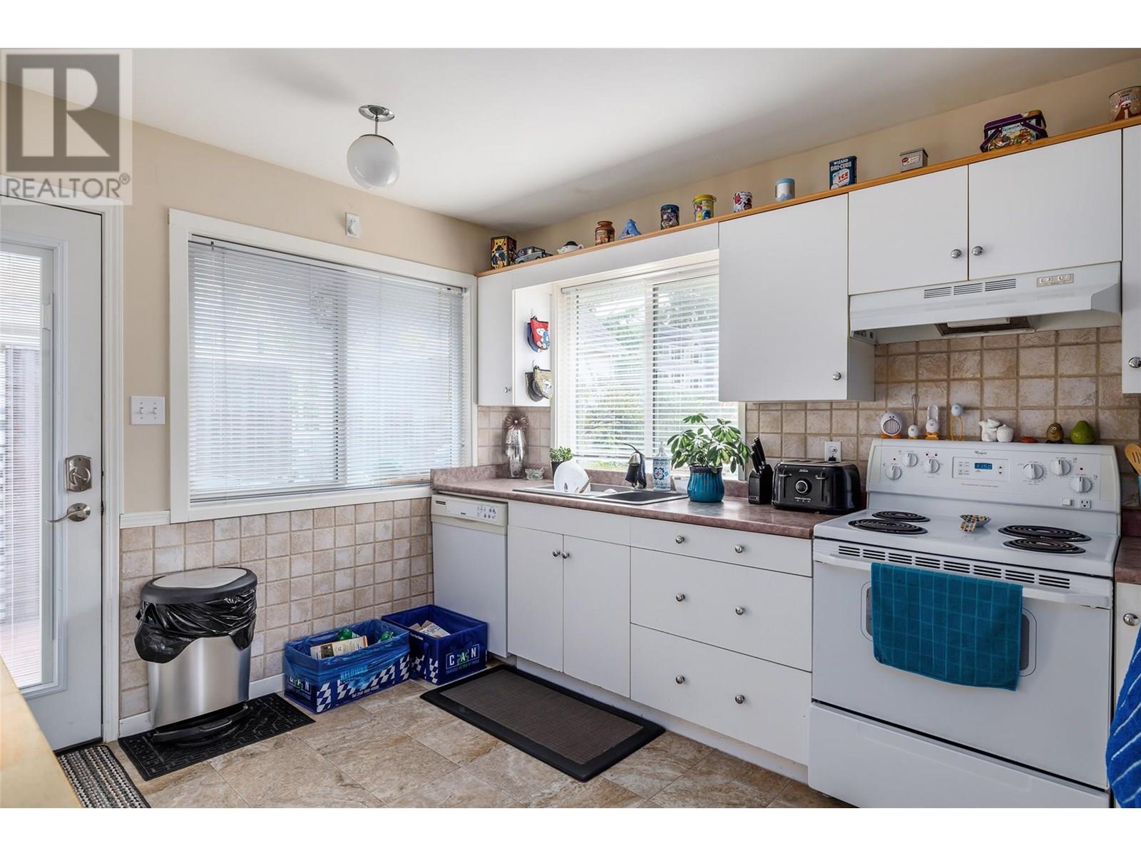  1945 Bowes Street, Kelowna