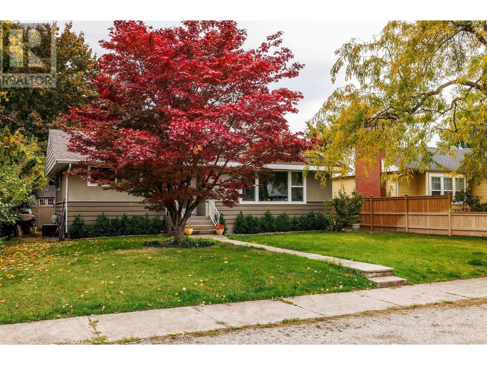  1945 Bowes Street, Kelowna