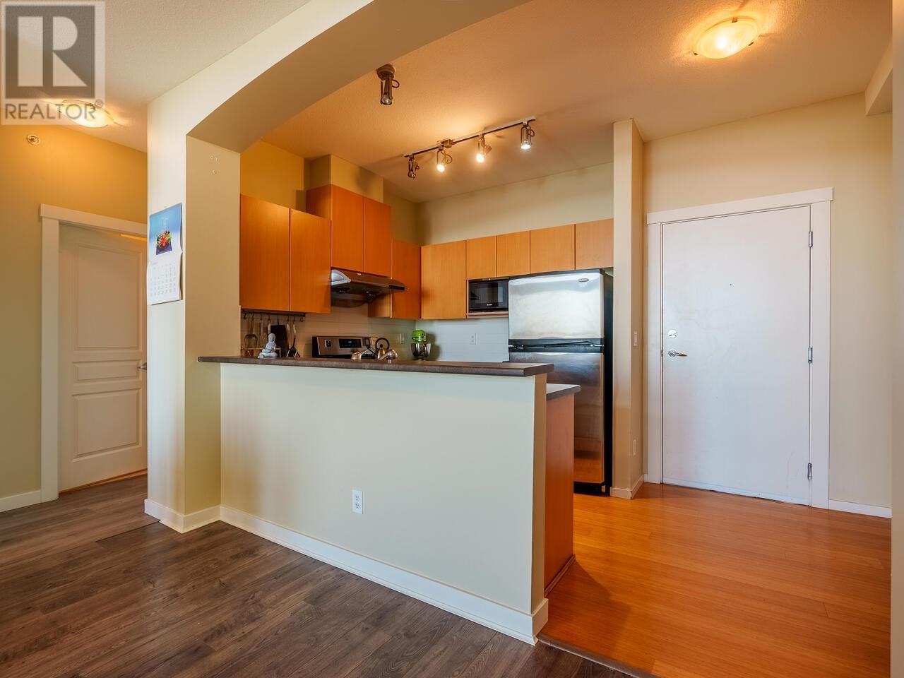 Photo 8 of 505 9319 University Crescent, Burnaby BC