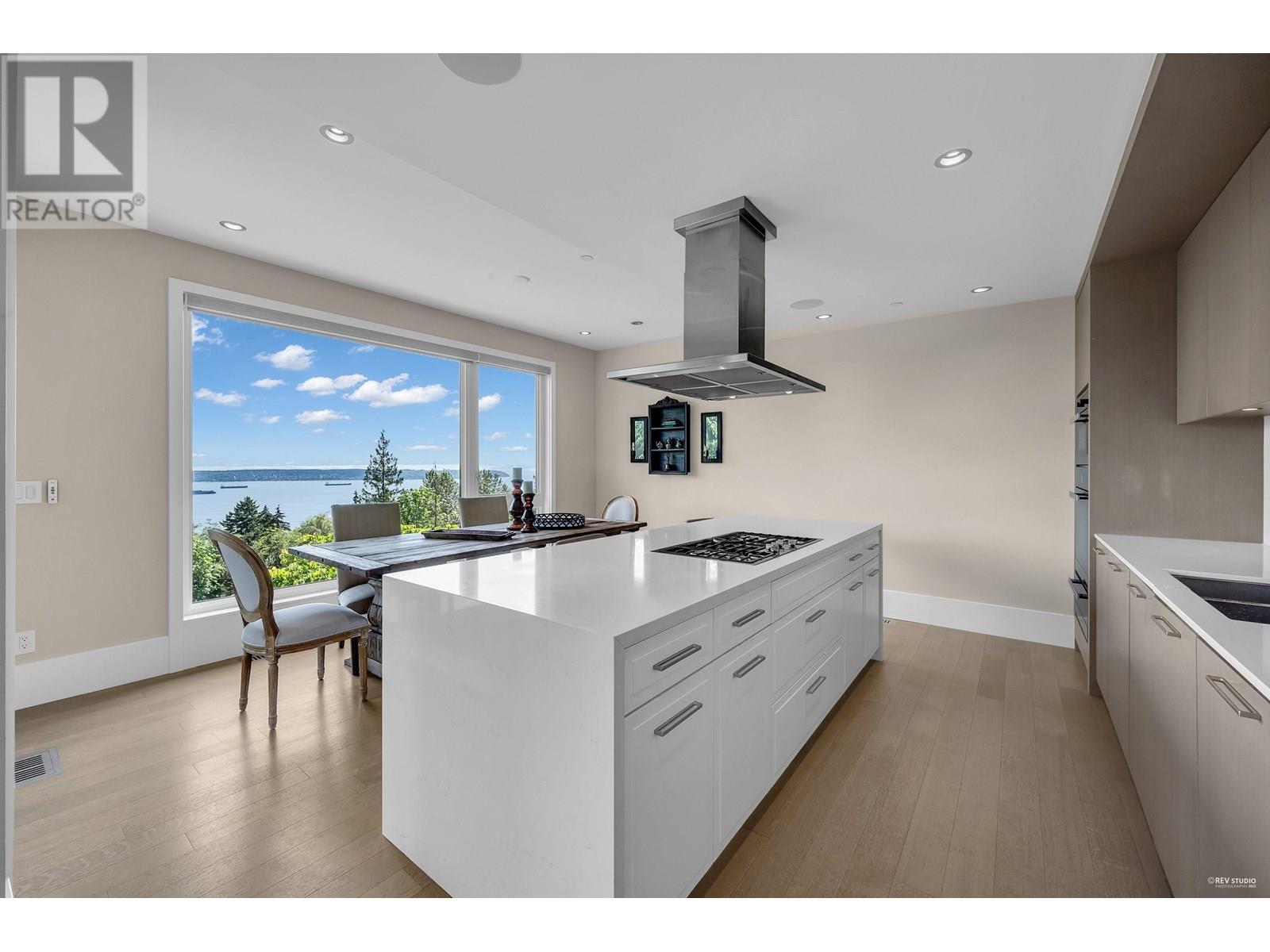 3008 BURFIELD PLACE, West Vancouver
