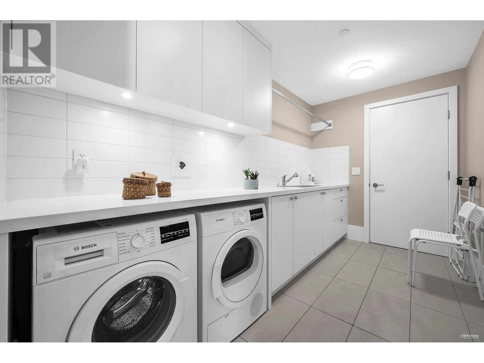 3008 BURFIELD PLACE, West Vancouver