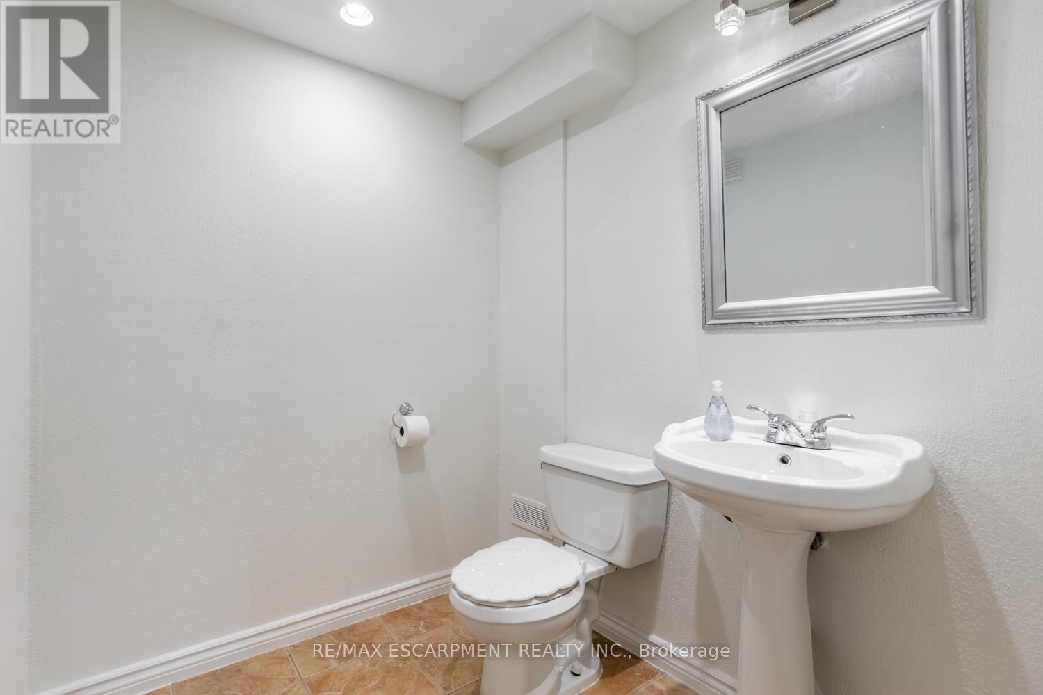 Photo 1 of 109 Peachwood Crescent, Hamilton ON