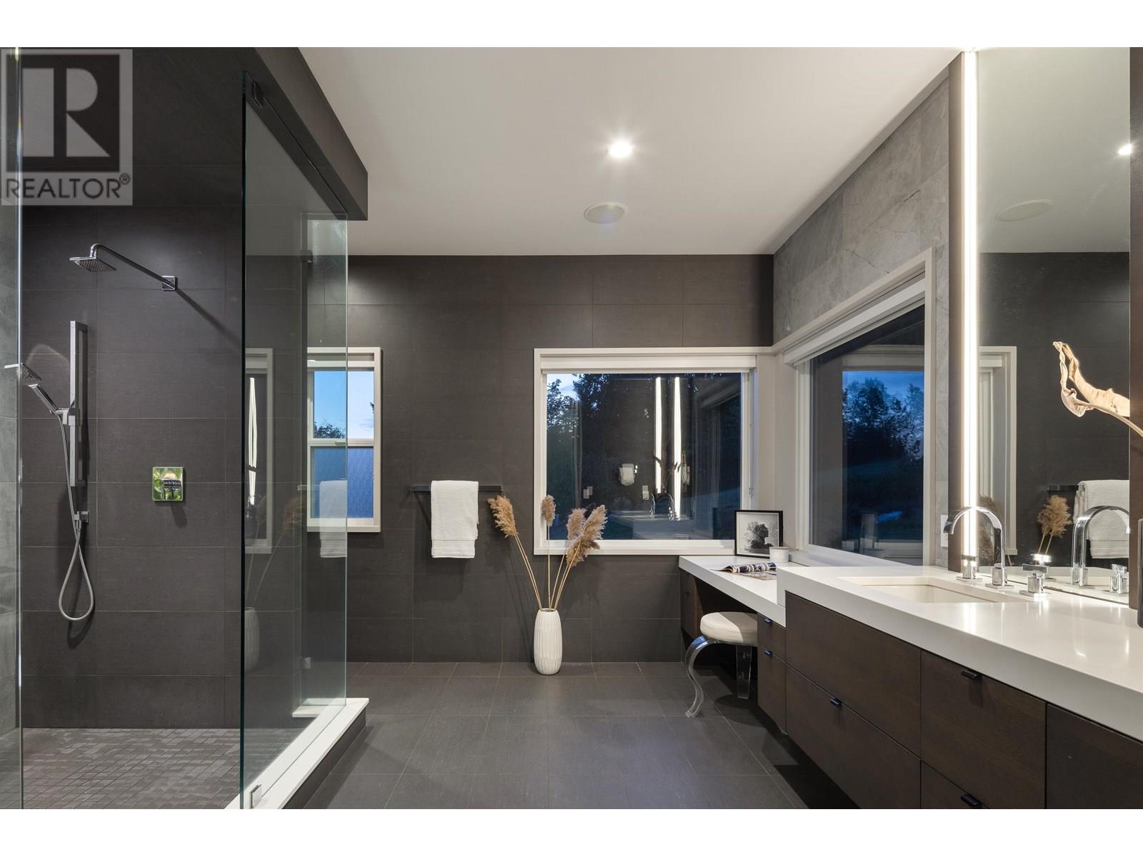 Photo 12 of 26615 98 Avenue, Maple Ridge BC