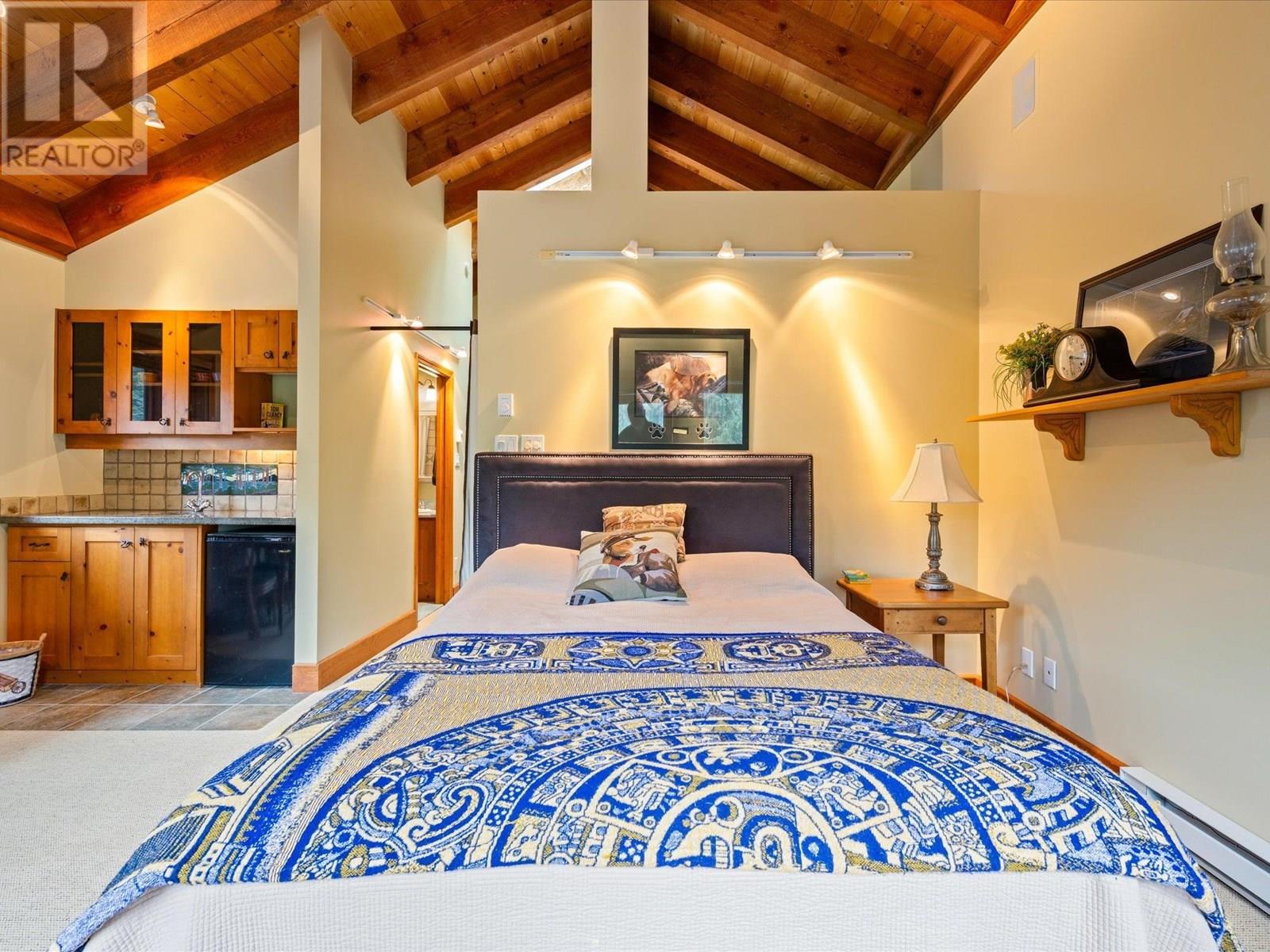 9297 LAKESHORE DRIVE, Whistler