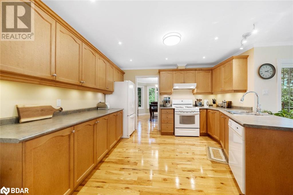 Photo 35 of 29 Robert Boulevard, Hillsdale ON