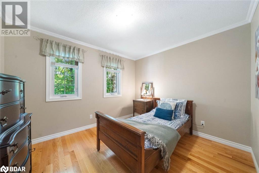 Photo 41 of 29 Robert Boulevard, Hillsdale ON