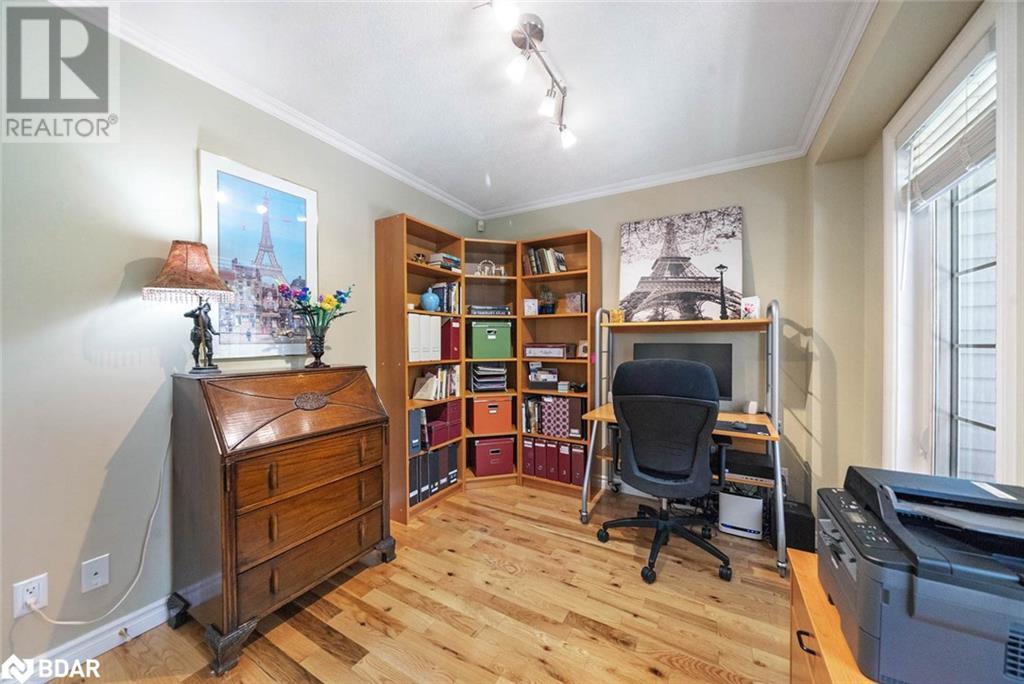Photo 21 of 29 Robert Boulevard, Hillsdale ON