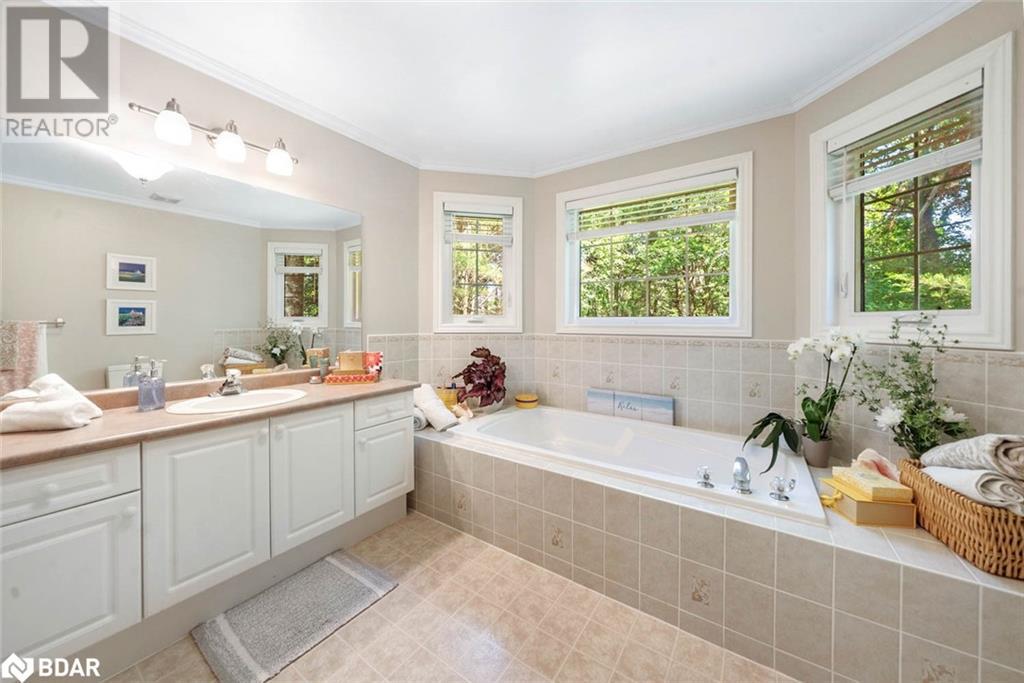 Photo 31 of 29 Robert Boulevard, Hillsdale ON