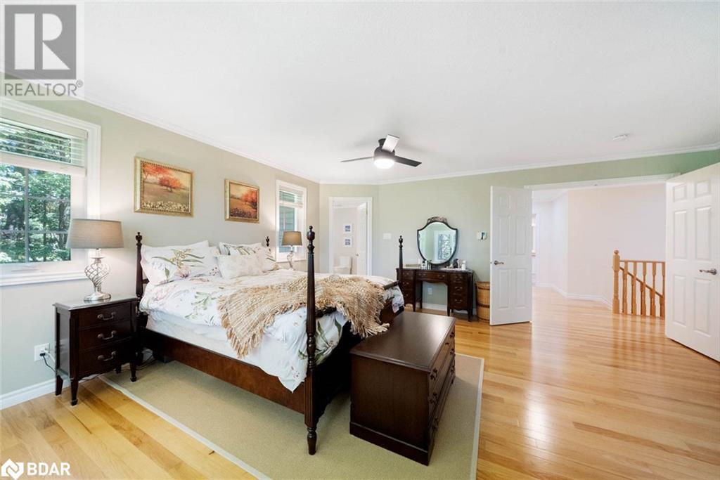 Photo 30 of 29 Robert Boulevard, Hillsdale ON