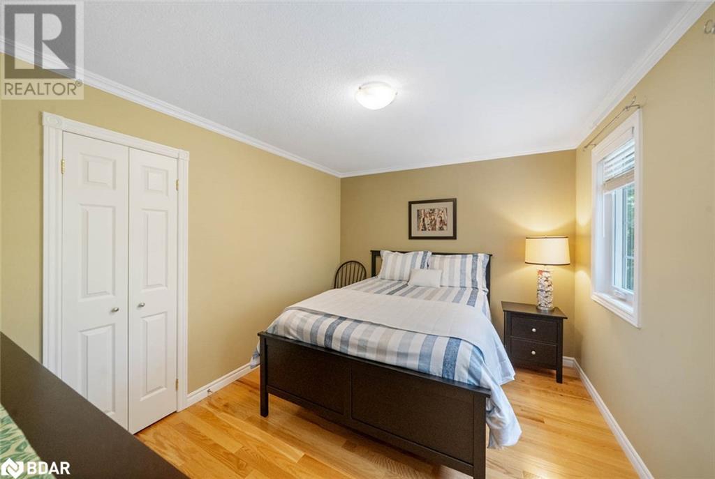 Photo 37 of 29 Robert Boulevard, Hillsdale ON