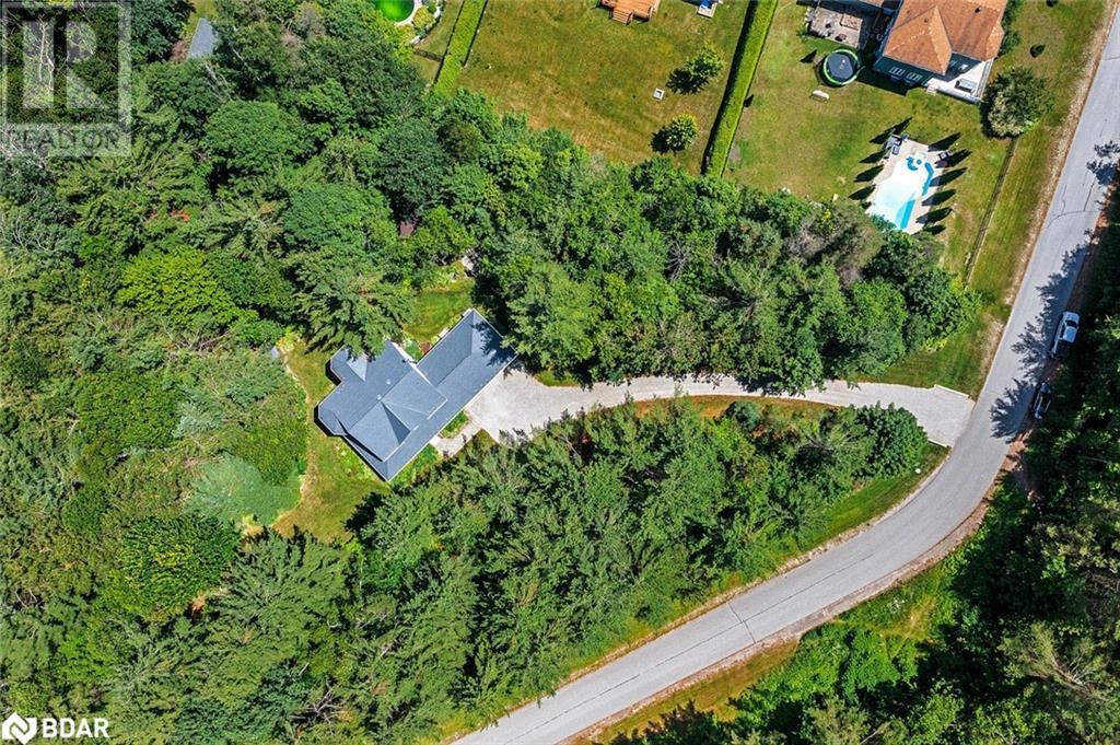 Photo 14 of 29 Robert Boulevard, Hillsdale ON
