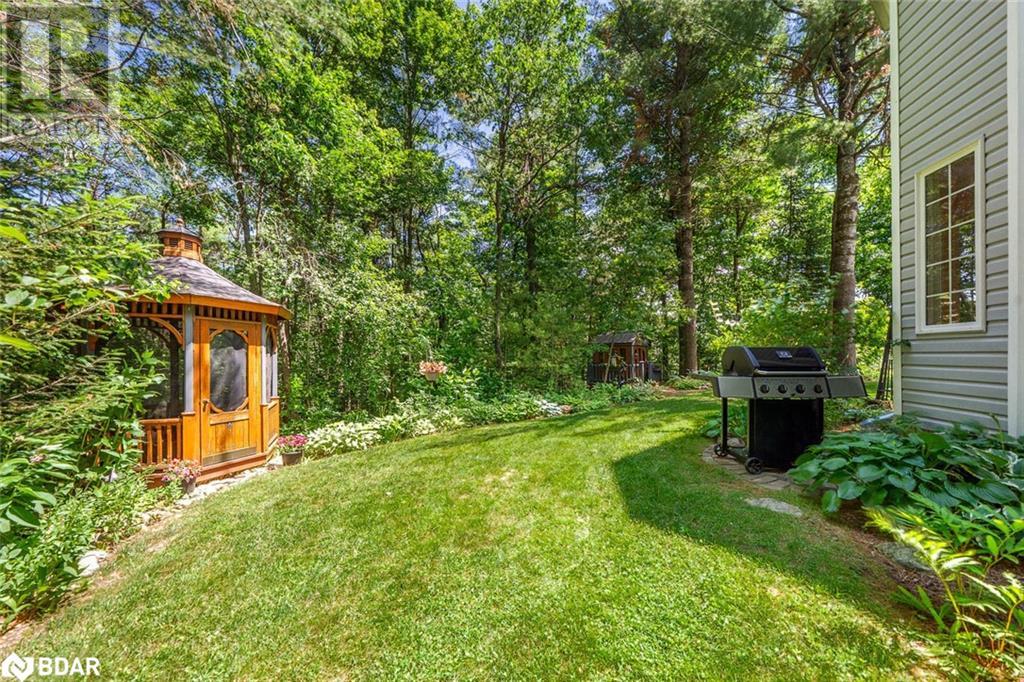 Photo 12 of 29 Robert Boulevard, Hillsdale ON