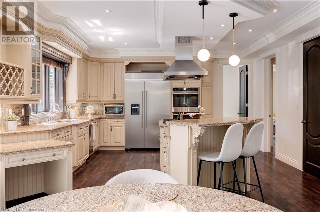 Photo 2 of 106 Appleby Place, Burlington ON