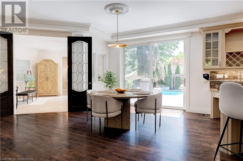 Photo 11 of 106 Appleby Place, Burlington ON