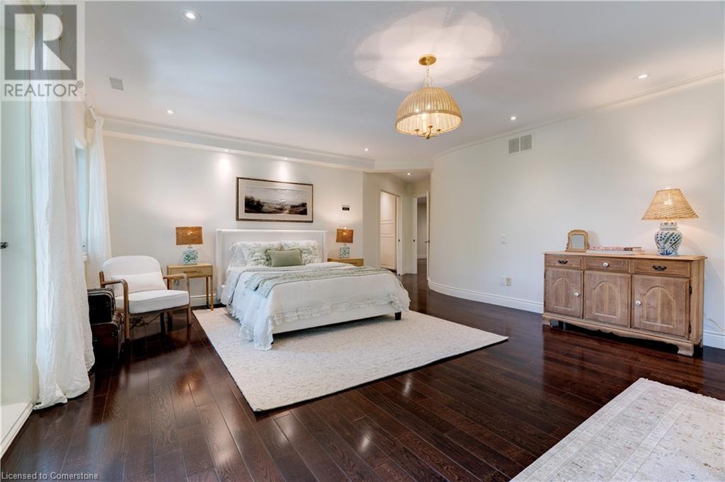 Photo 32 of 106 Appleby Place, Burlington ON