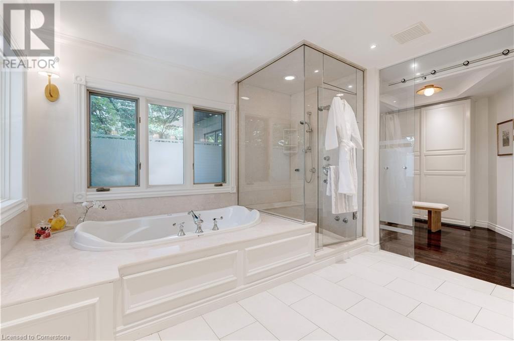 Photo 29 of 106 Appleby Place, Burlington ON