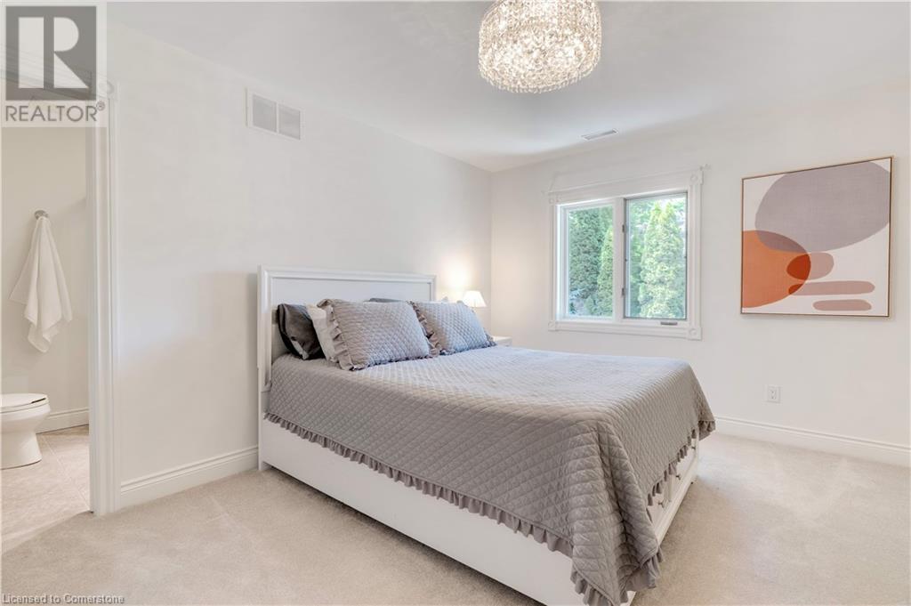 Photo 33 of 106 Appleby Place, Burlington ON