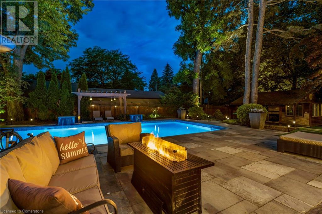 Photo 18 of 106 Appleby Place, Burlington ON