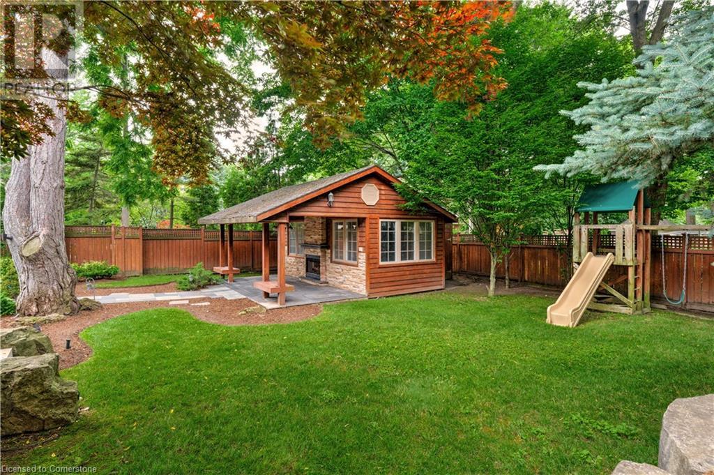 Photo 16 of 106 Appleby Place, Burlington ON