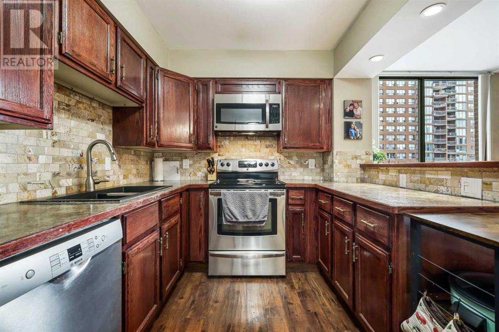 Single Family House for Sale in   Point Mckay Crescent NW Point McKay Calgary 