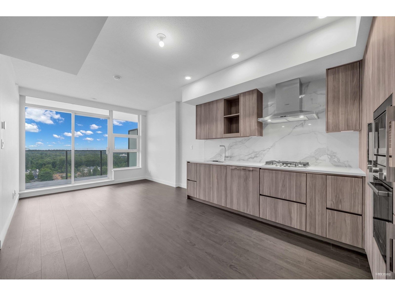 Photo 1 of 2703 13768 100 Avenue, Surrey BC